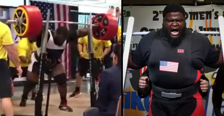 Weightlifter Becomes First Ever To Squat Over 1000lbs Without Knee Wraps