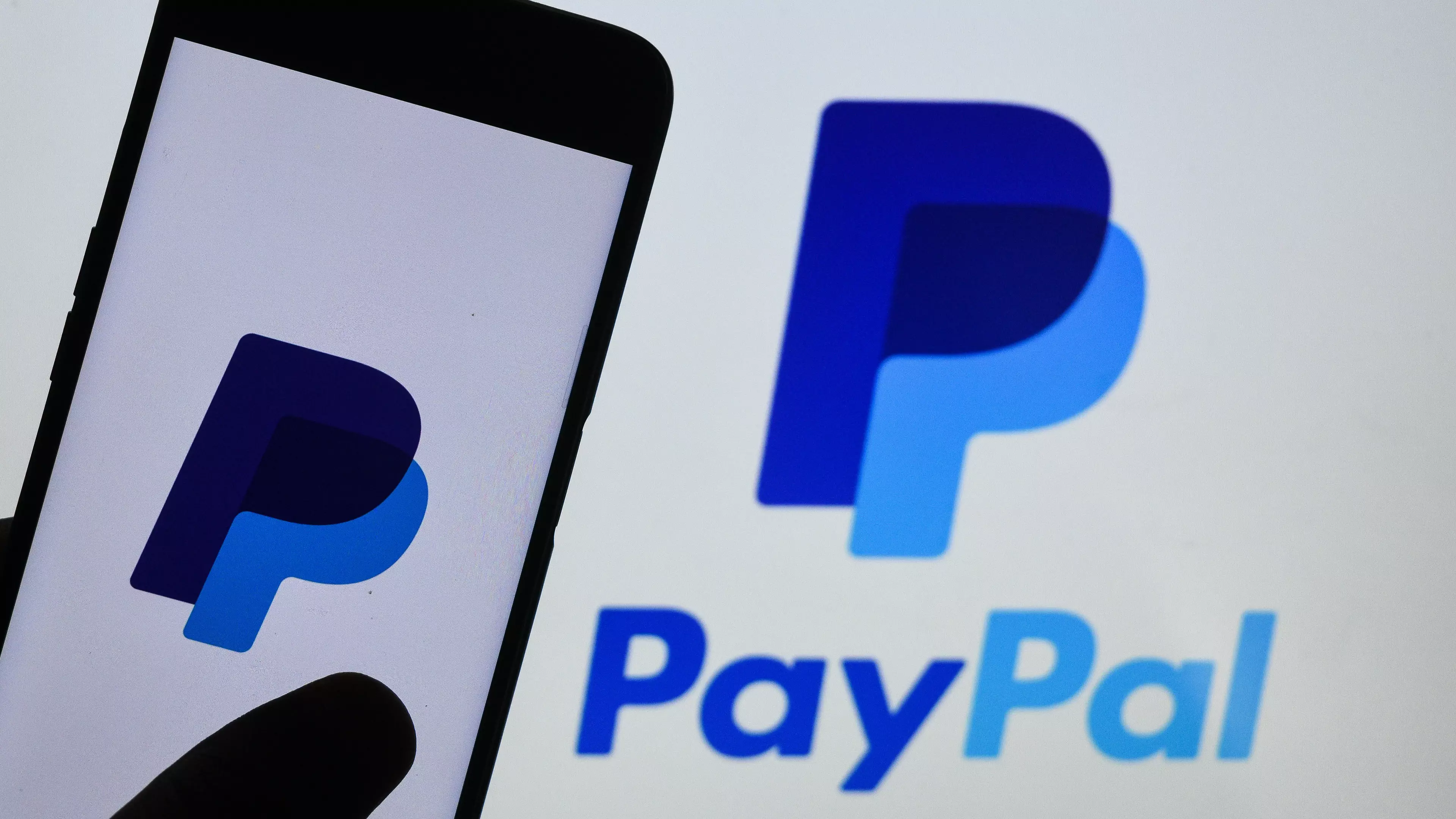 PayPal Is Giving Away £5 For Free To Some Lucky Users 