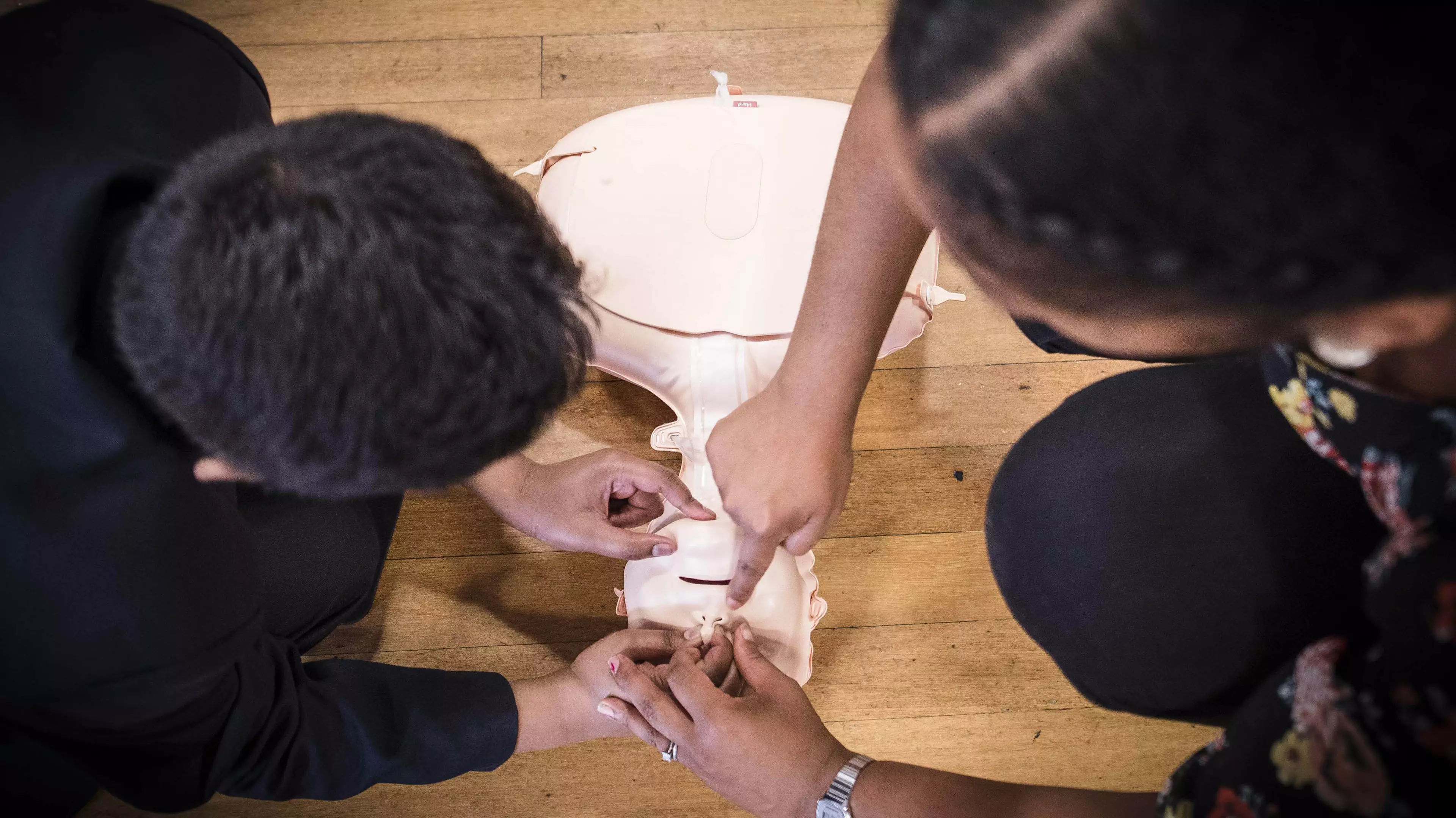 UK Children To Be Taught CPR And Basic First Aid Skills In Schools 