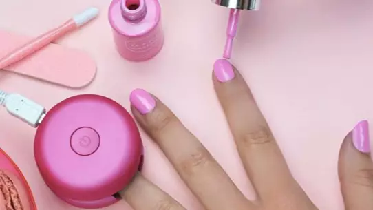 People Are Raving Over These Macaron-Shaped Gel Nail Kits