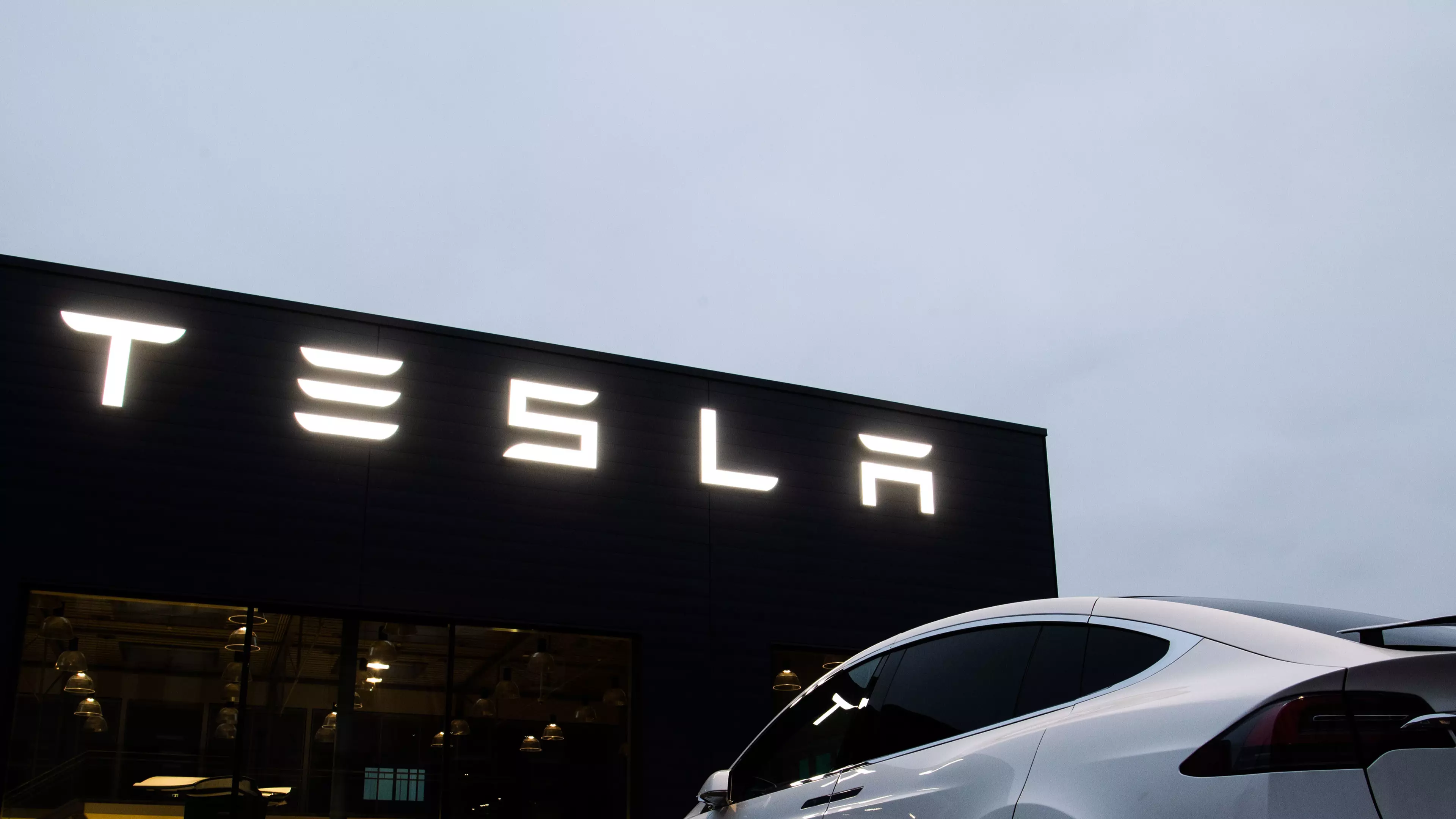 Tesla To Bring Out 'Million Mile' Battery 