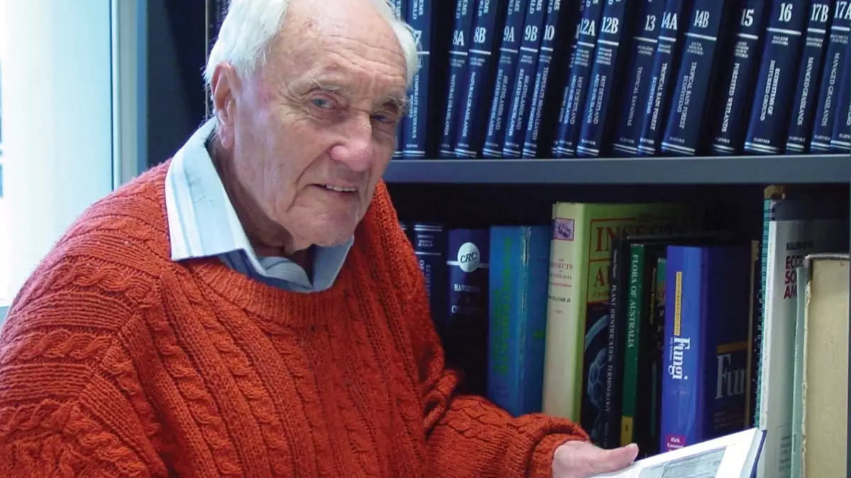 ​104-Year-Old Professor To Fly From Australia To Switzerland To End His Own Life