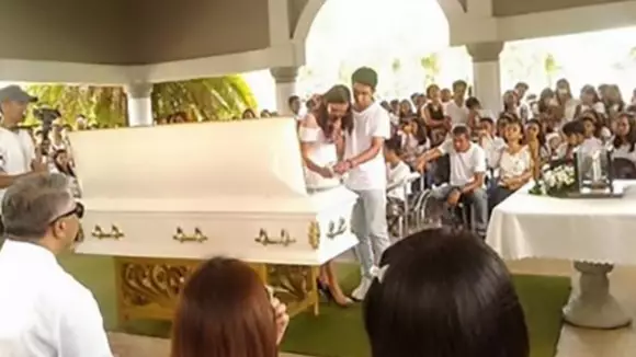 Woman 'Marries' Dead Boyfriend In Ceremony Before His Funeral 
