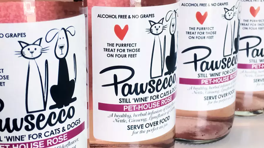 You Can Now Treat Your Pets This Christmas With Cut-Price Pawsecco
