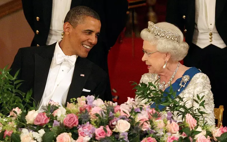 Her Maj has a right old game of mates with Barack Obama back in 2011.