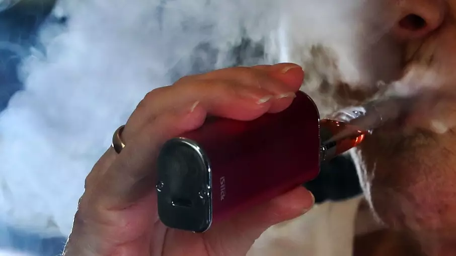 You Could Go To Jail For Vaping On Holiday 