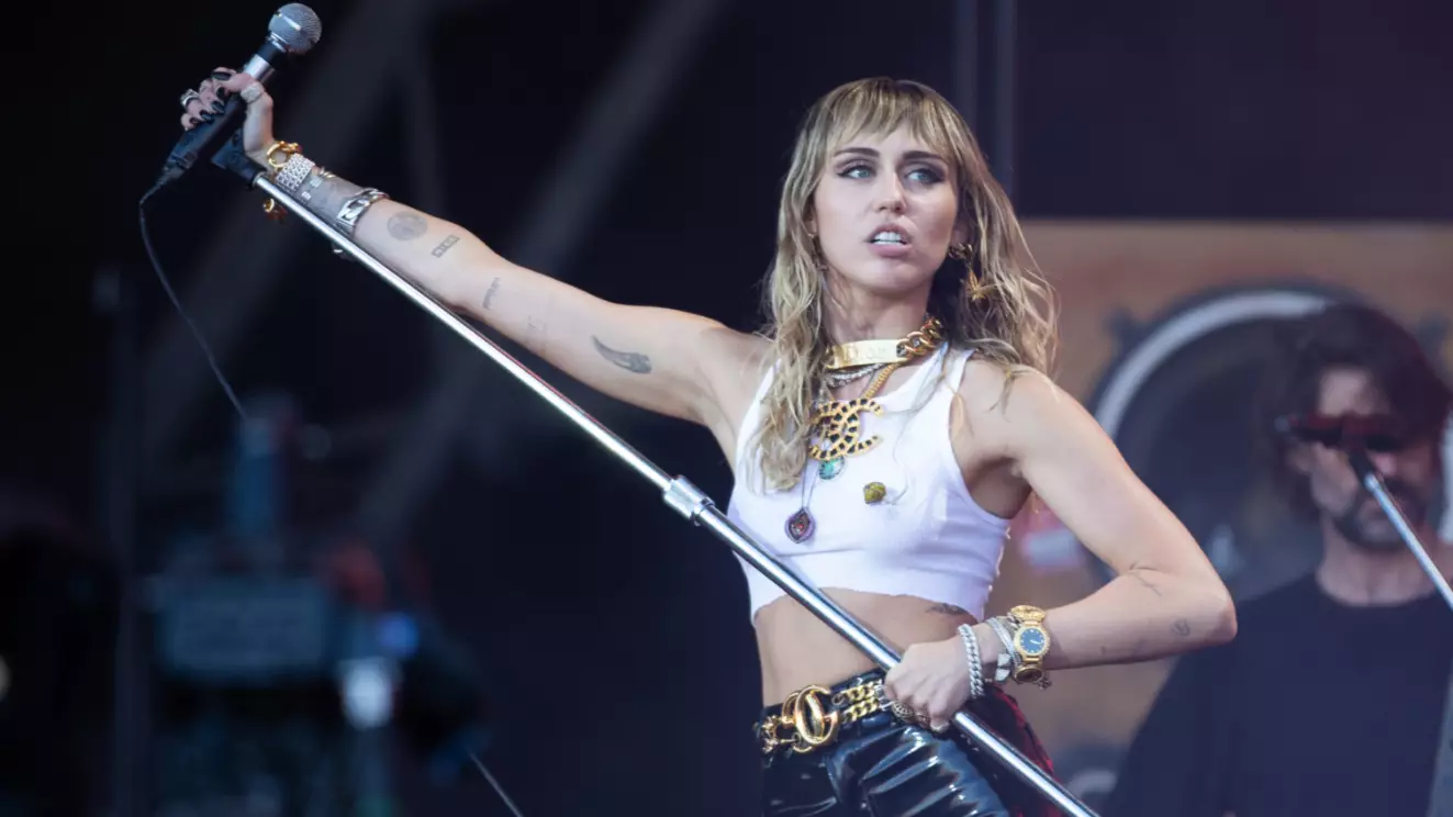 Miley Cyrus Says She Once Had An Encounter With A UFO