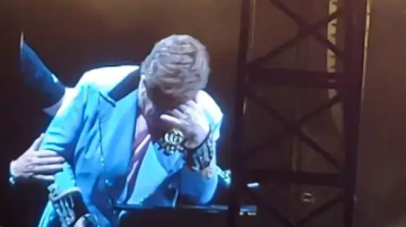Elton John Leaves Stage In Tears After Being Diagnosed With Walking Pneumonia