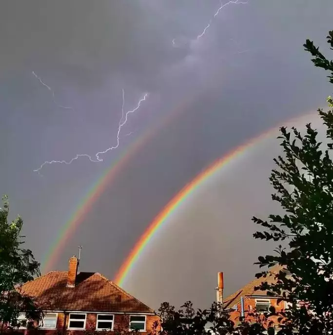 The rainbow/lightning mix.