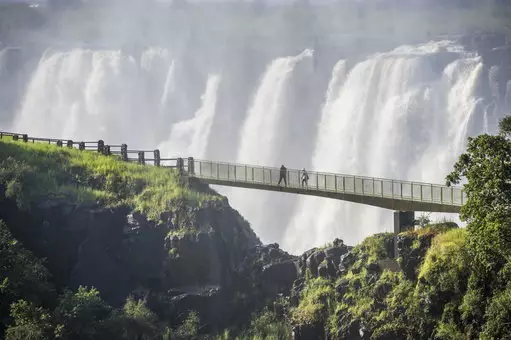 Usually people would experience a midst surrounding Victoria Falls.