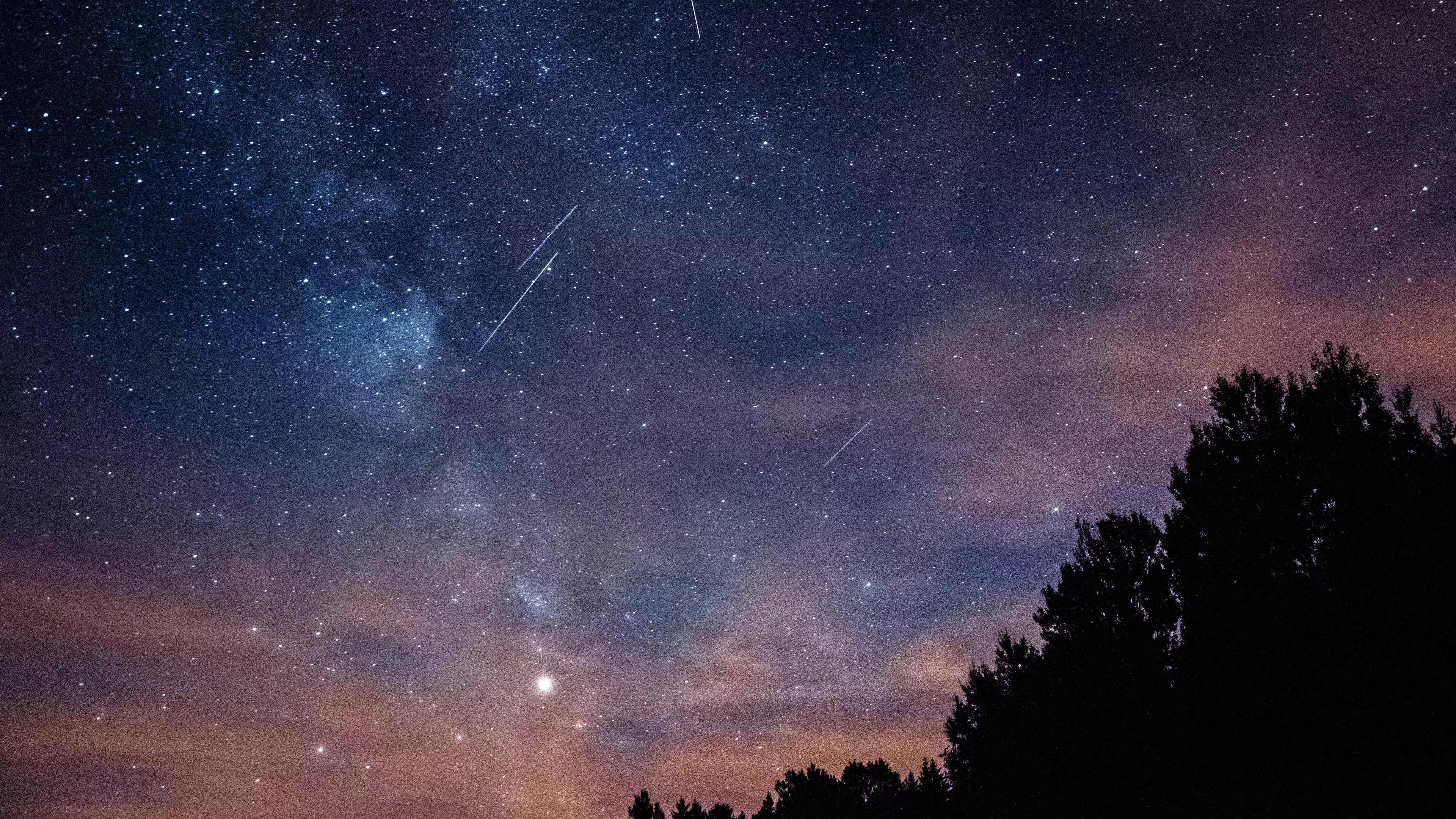 Spectacular Meteor Shower With Hundreds Of Shooting Stars Set To Light Up The Sky This Month