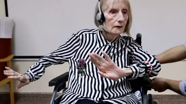 Former Ballerina With Alzheimer’s Listens To Swan Lake And Remembers Choreography