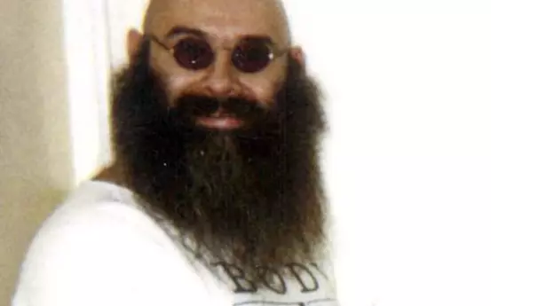 ​The UK’s Most Violent Criminal Charles Bronson Has Proposed To His Girlfriend From Prison ​