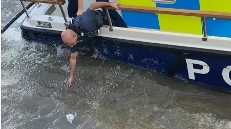 Police Pull Bag Filled With Drugs Out Of River Thames 