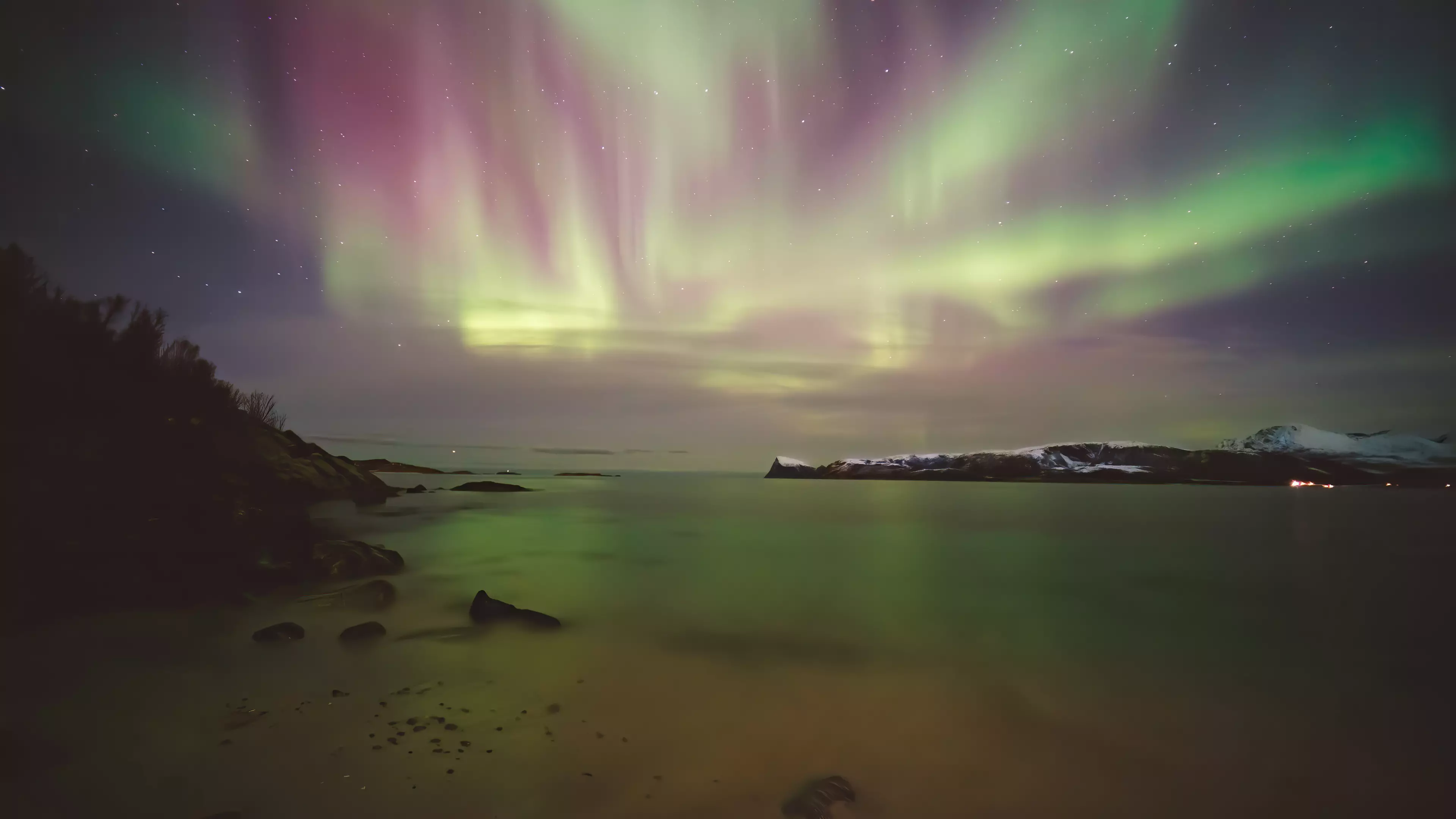 See The Northern Lights In Complete Comfort At These Amazing Destinations