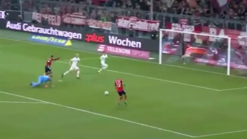 Arjen Robben Has Cut Inside His Entire Career, Even When There's An Open Goal 