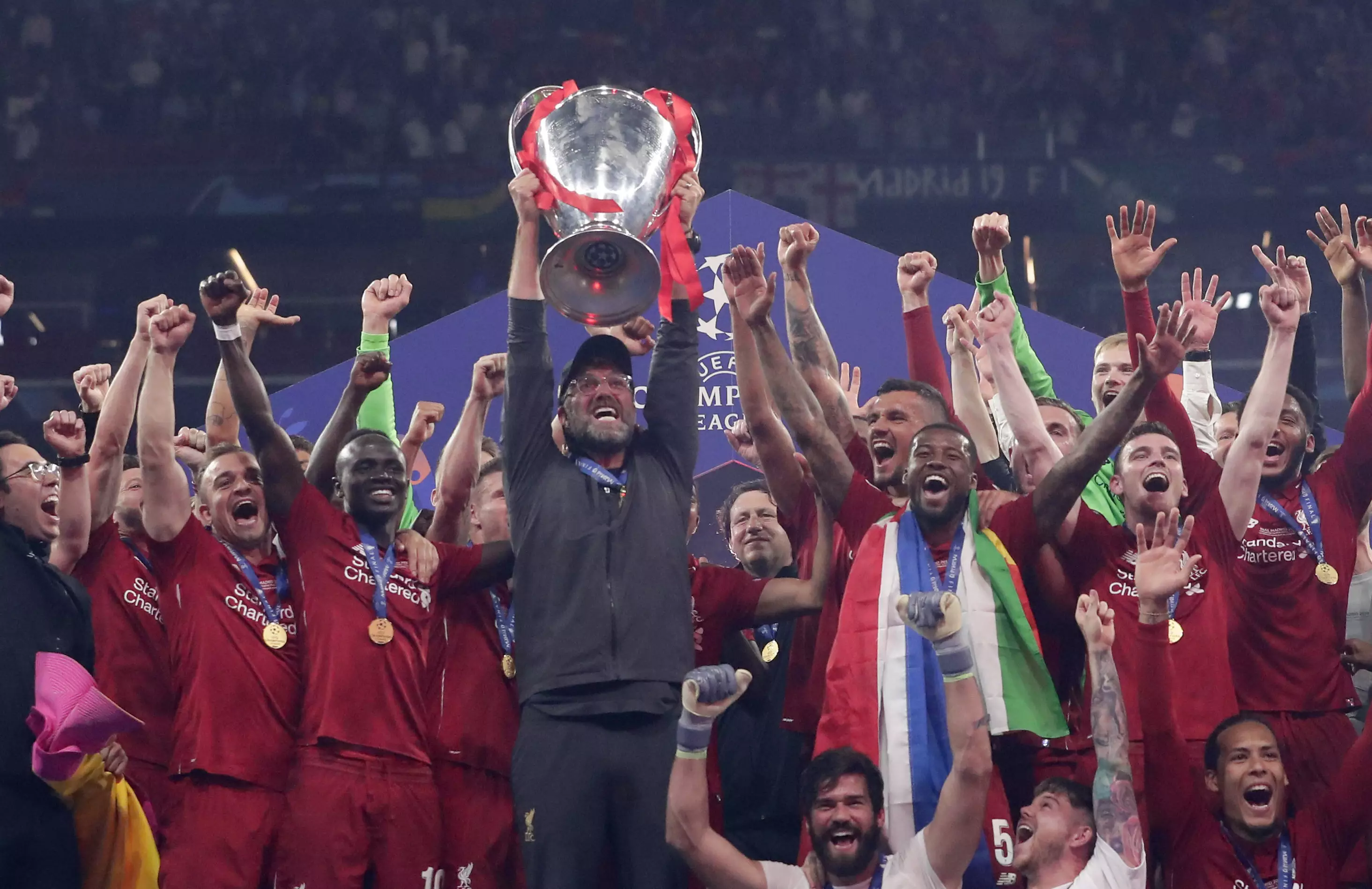 Klopp and his players celebrate their success. Image: PA Images