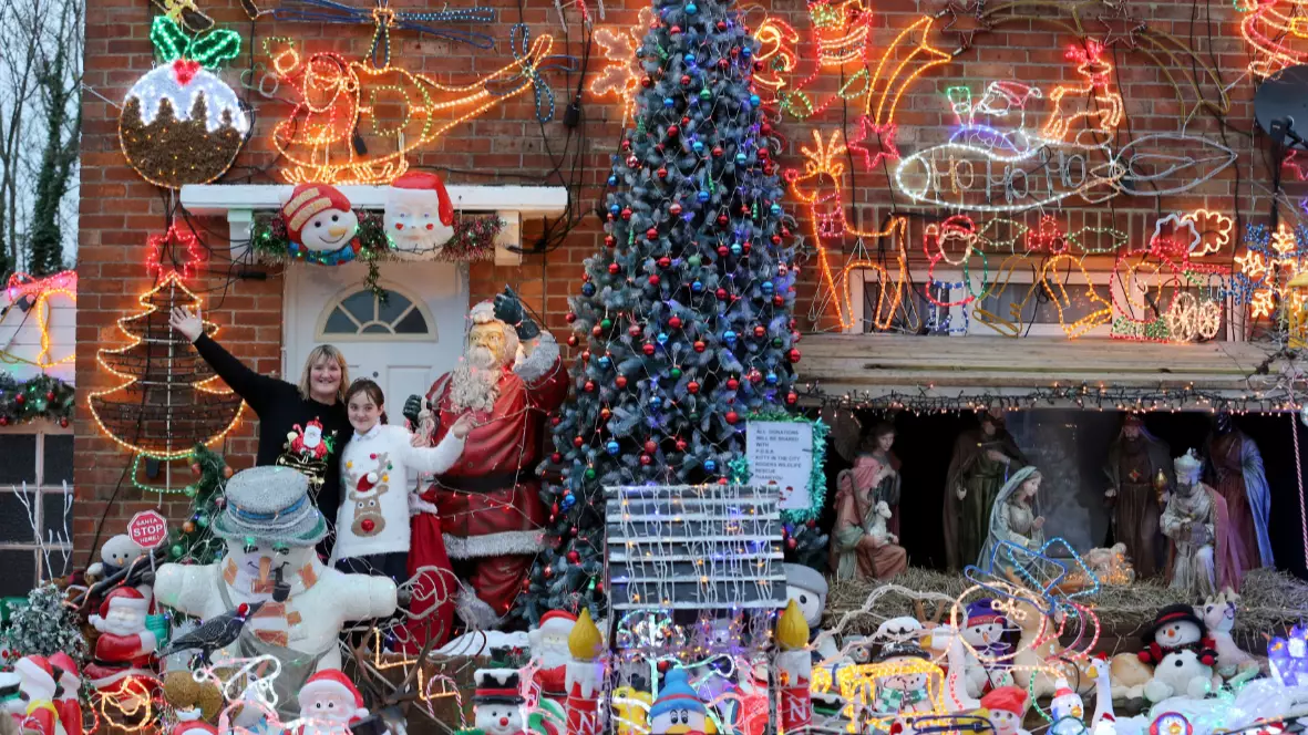 ​Family Cover House In 20,000 Christmas Lights - Just To P*ss Off A Neighbour