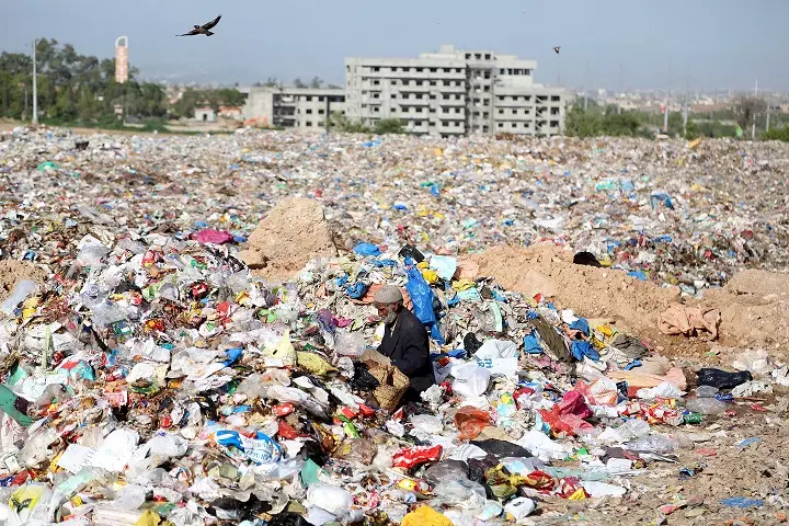 A garbage dump site in Islamabad, Pakistan.