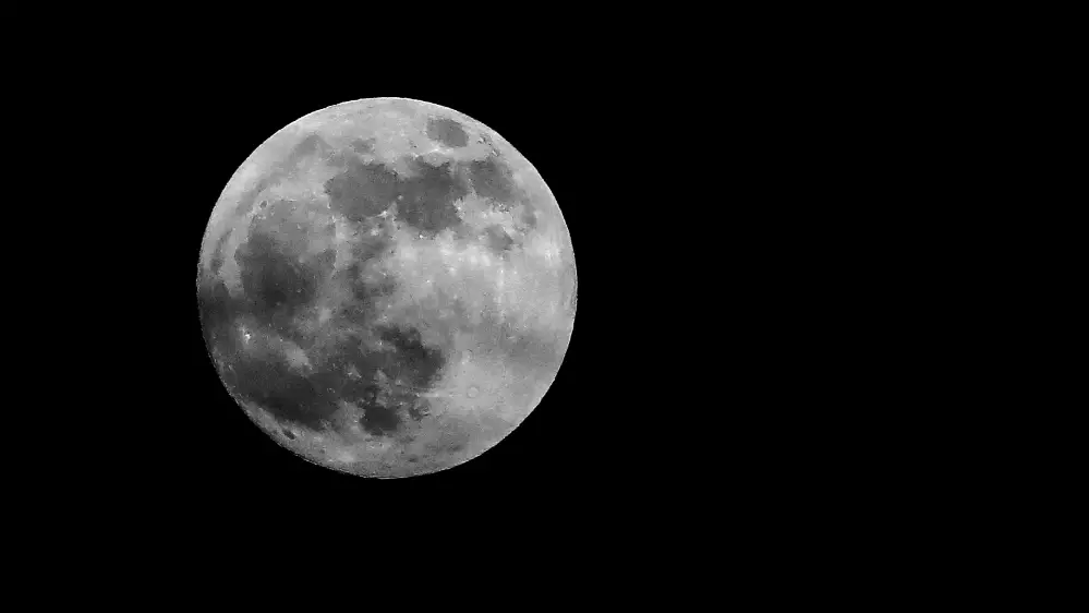 You Can Catch The First Wolf Moon Of The Decade Tonight