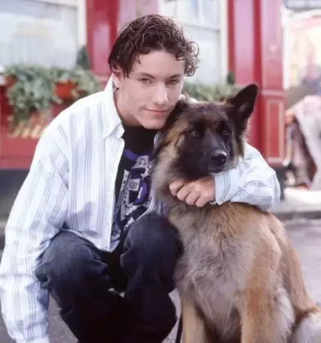 In our minds, the star's responsibilities consist of looking out for sister Sonia and beloved pooch Wellard (