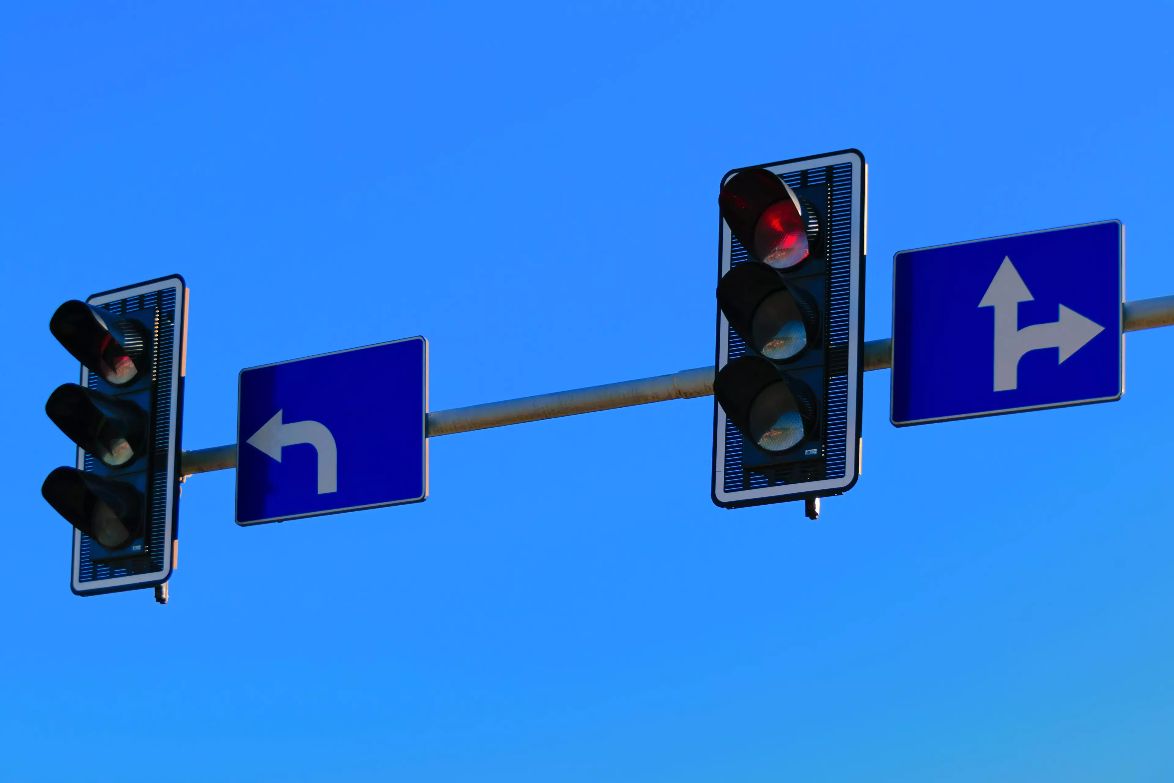 The pair apparently locked eyes at a set of traffic lights (stock image).