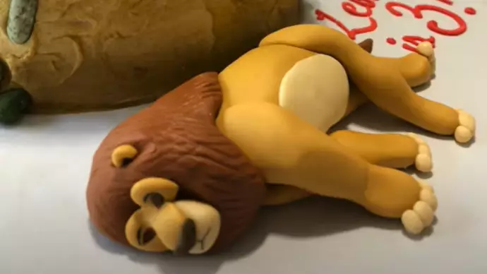 Toddler Requests Lion King Death Scene On Birthday Cake For Brilliant Reason