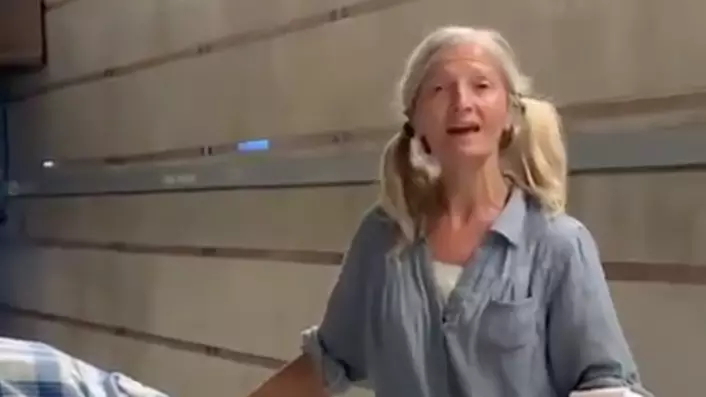 Singing Homeless Woman 'Offered Huge Recording Contract'