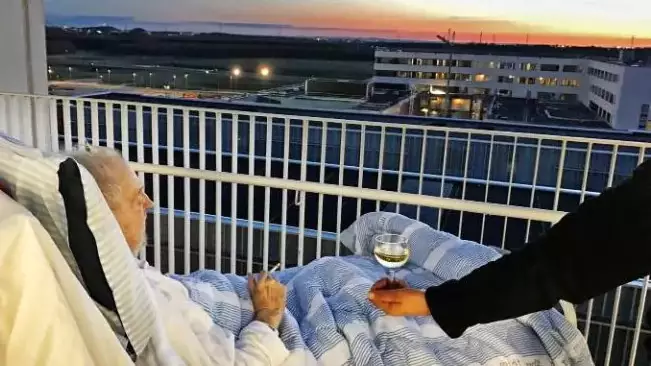 Hospital Shares Moving Image Of A Dying Patient's Final Wish