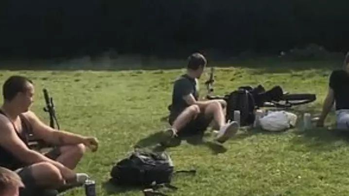 ​NHS Nurse Shouts At ‘Absolute Idiots’ Hanging Out In Park