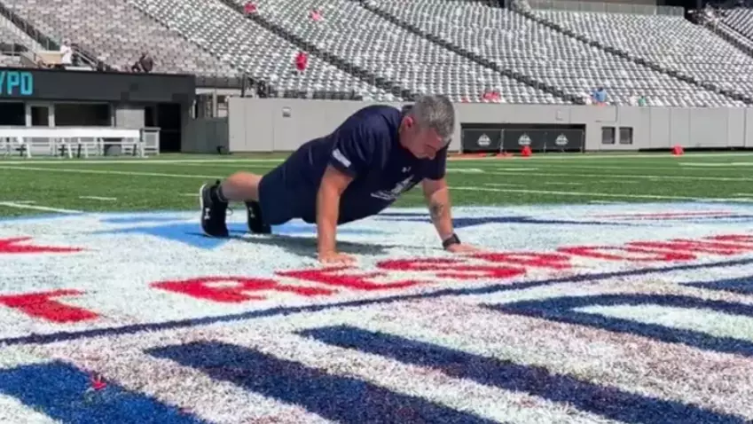 Dad Breaks World Record After Completing 1.5 Million Push Ups 
