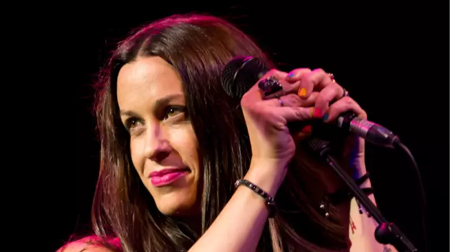 Alanis Morissette Just Announced A Huge US Tour For Her Album's 25th Anniversary