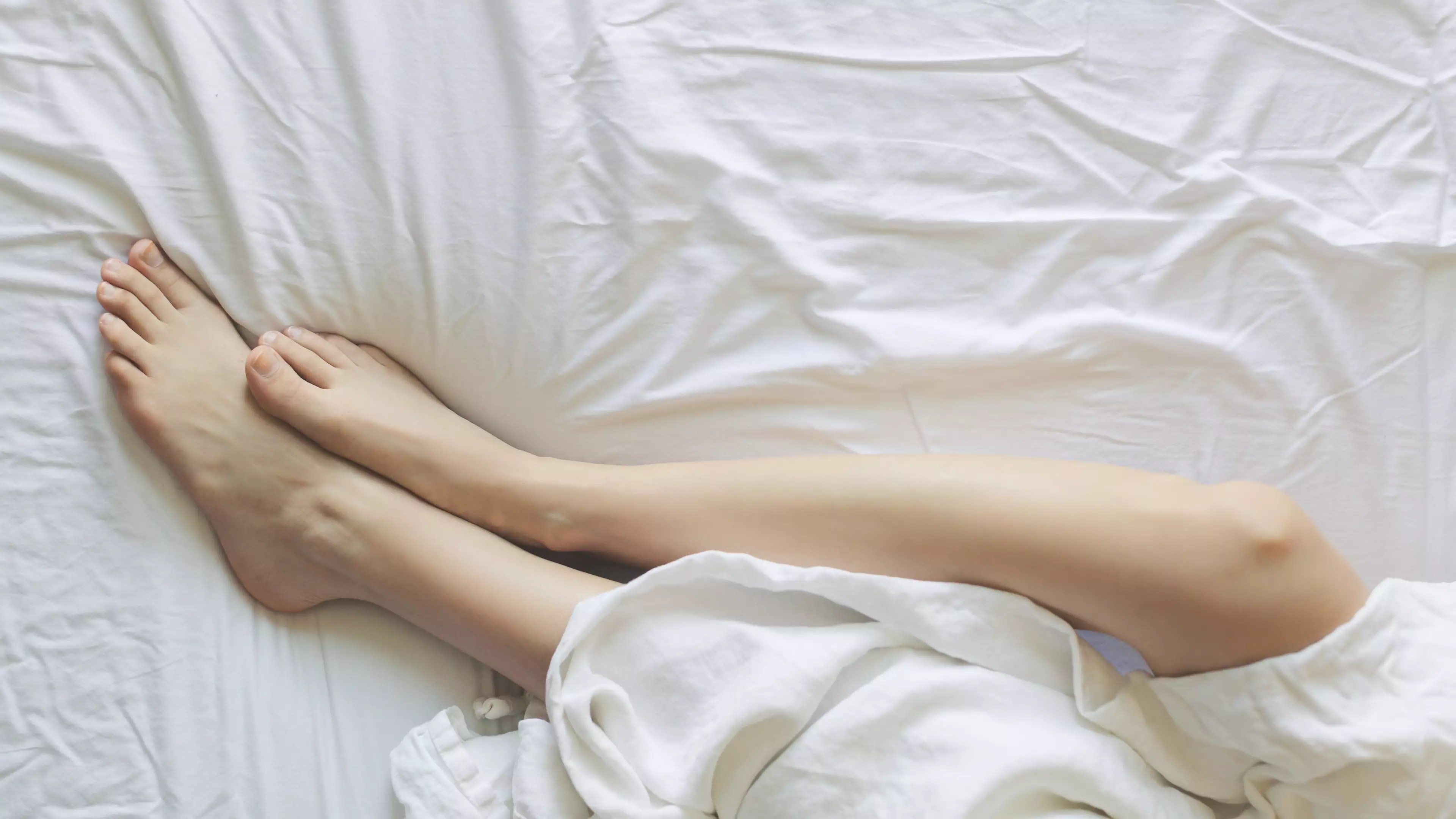 ​Masturbating Before Bed Can Lead To Better Night’s Sleep, Expert Says