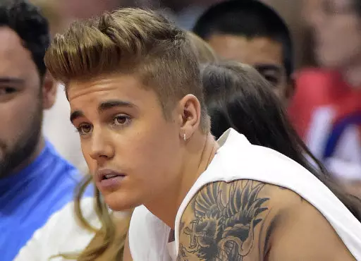 Justin Bieber Allegedly Grabbed By The Throat After Putting Cigarette Out On Rapper