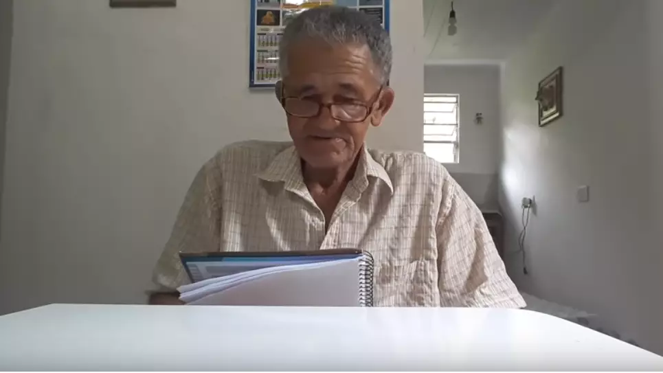 ​Elderly YouTuber Writes Down His Subscribers' Names Then Thanks Them Individually