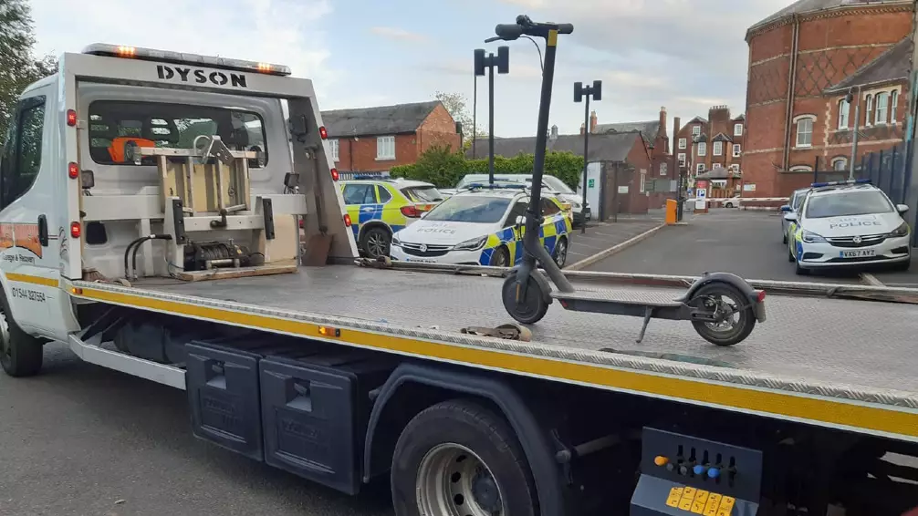 Police Mocked After Towing Away Scooter Using 7.5 Tonne Recovery Truck