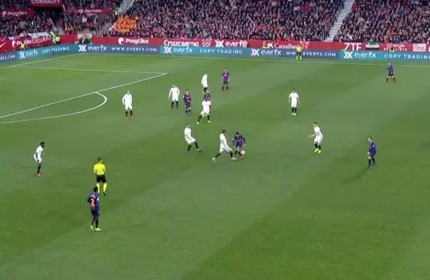 But he loses the ball before Ben Yedder makes it 2-0. Image: beIN Sports