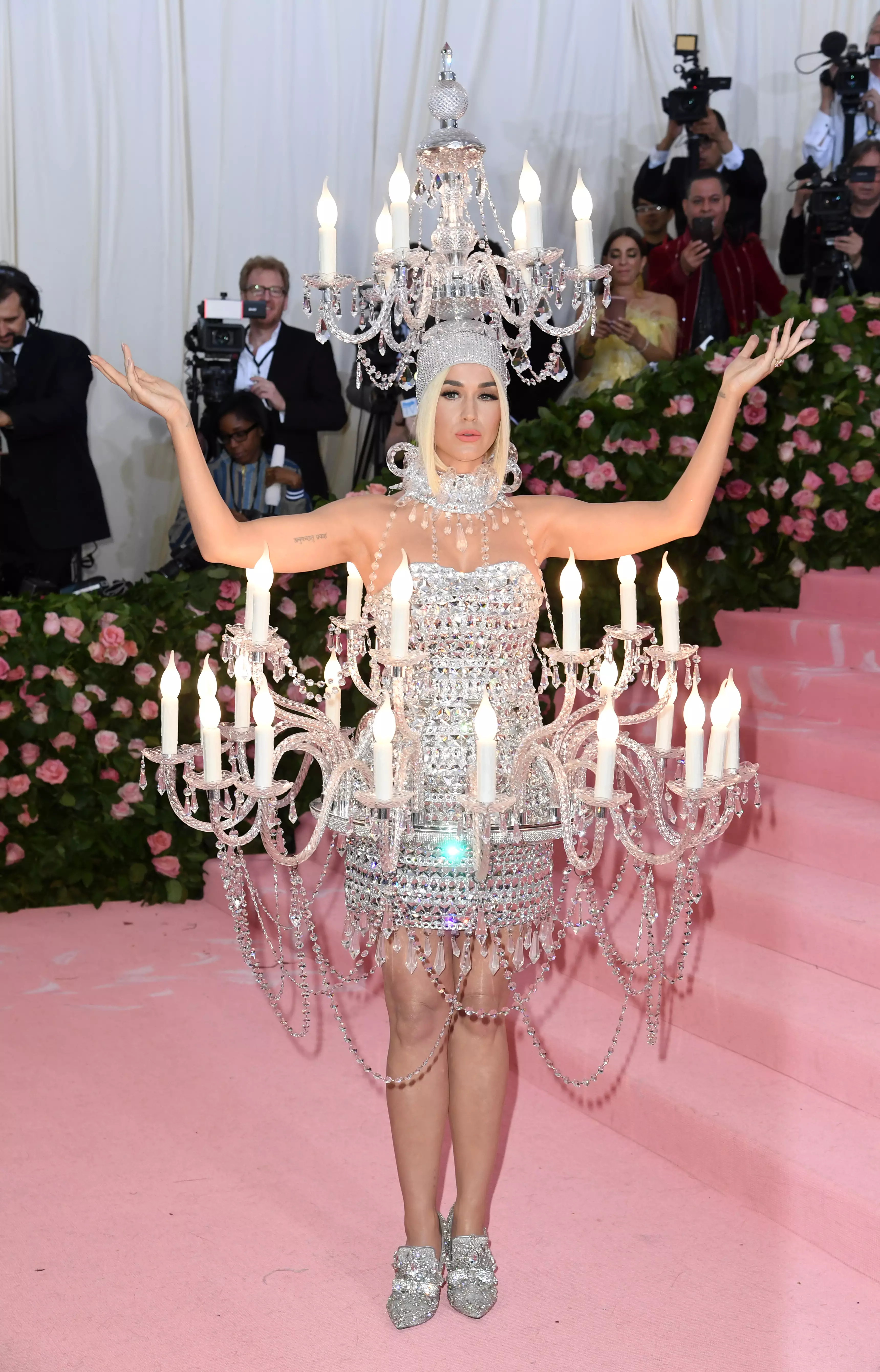 Katy Perry turned up as a light fixture.