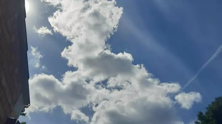 Woman Spots 'Amazing' Cloud That Looks Like Shape Of UK