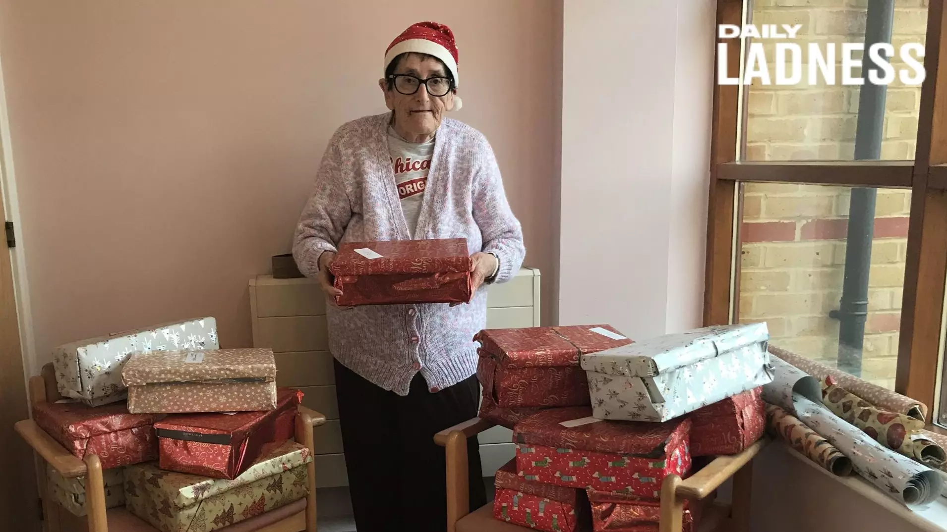 Grandma Fills 500 Shoe Boxes With Christmas Presents For People In Need 