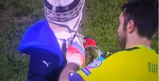 WATCH: Gigi Buffon Signs Pitch Invader's Shirt While Ball Is In Play