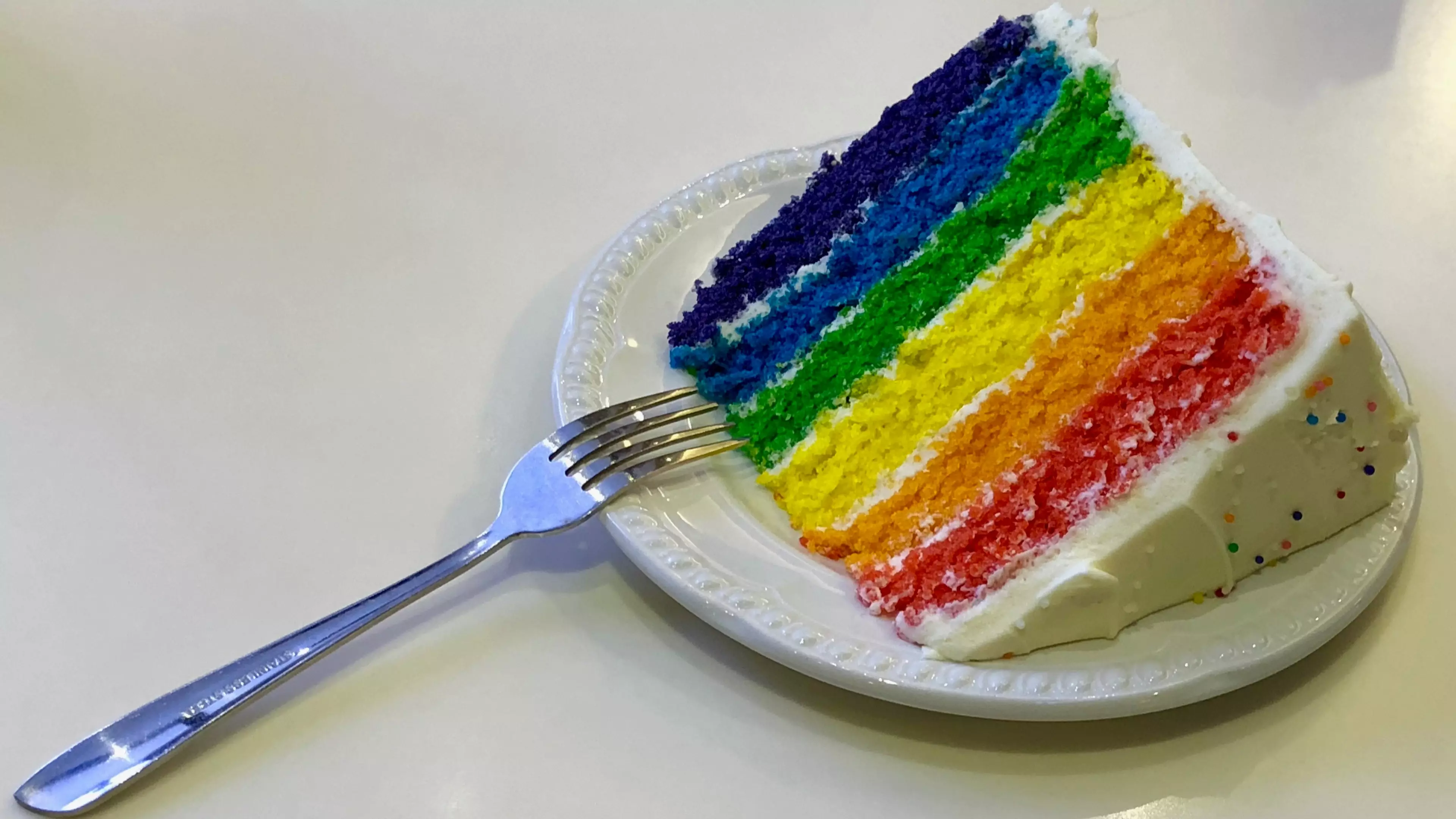 You Can Now Buy Rainbow Cake Baking Kits And They're Perfect For Lazy Girls