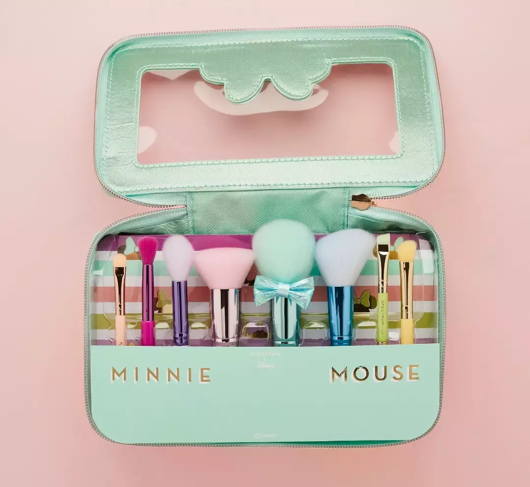The 'Minnie Minis Set' comes packed with 8 dinky travel-sized brushes (