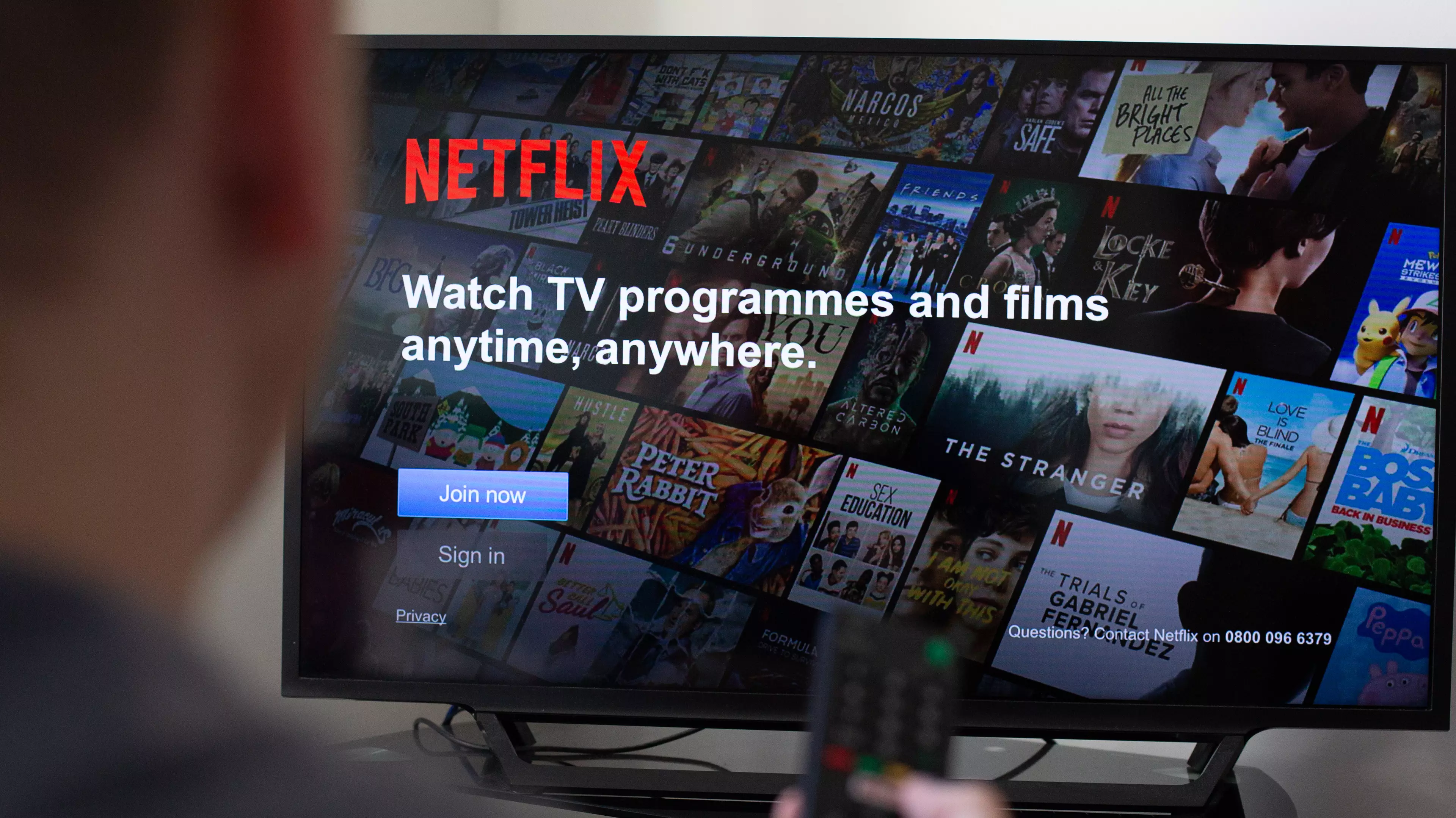 Netflix Trialling 'Shuffle' Button For Indecisive Users 
