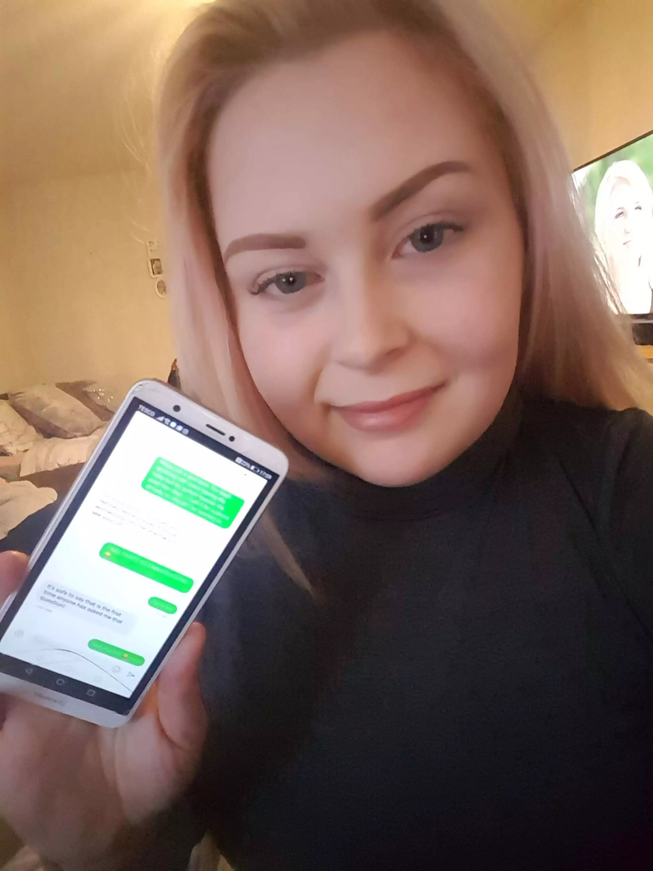 New mum Jessica Courtney accidentally texted a Hermes delivery driver a question about postpartum bleeding.