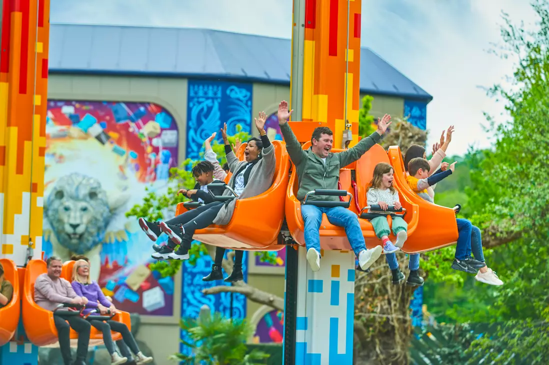 Fire And Ice Freefall will give you some classic theme-park bumps /
