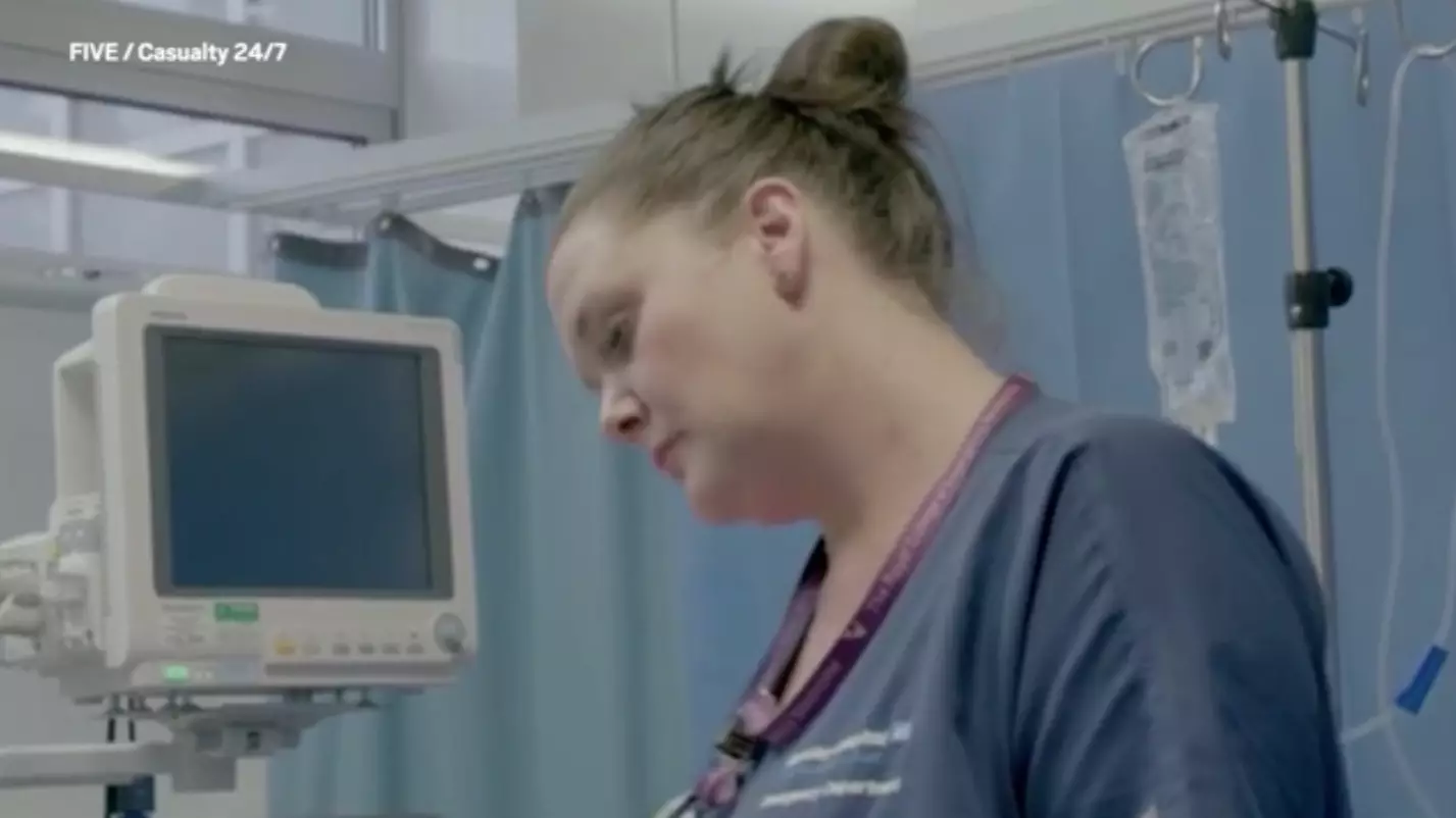 A&E Staff Hold Woman's Hand So She Won't Die Alone