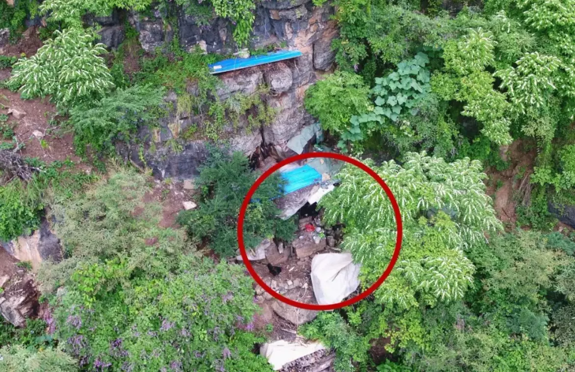 Drones caught a blue-steel tile on the cliff, which caught the attention of police.