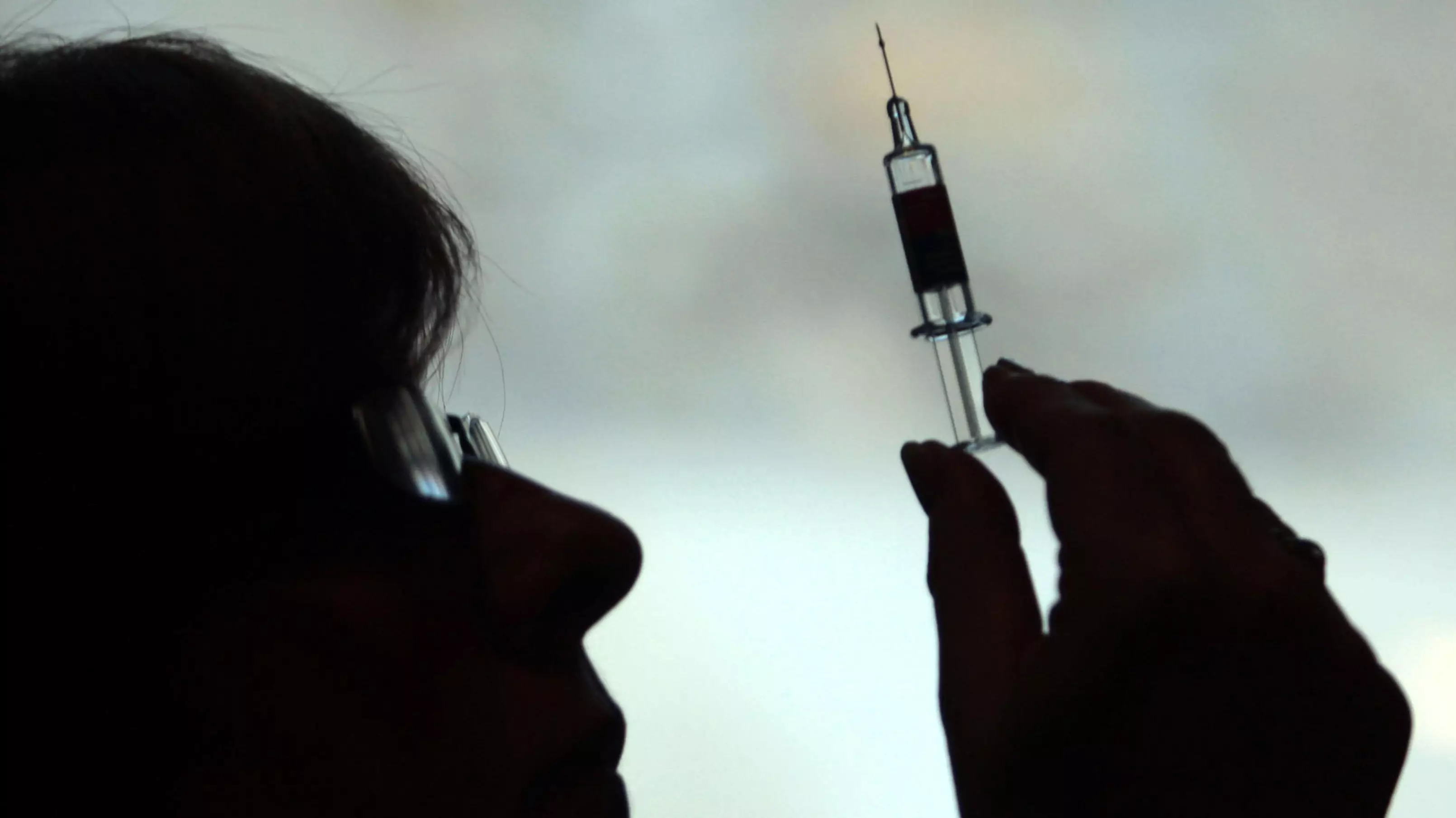Healthcare Worker Hospitalised After Getting Allergic Reaction To Covid-19 Vaccine