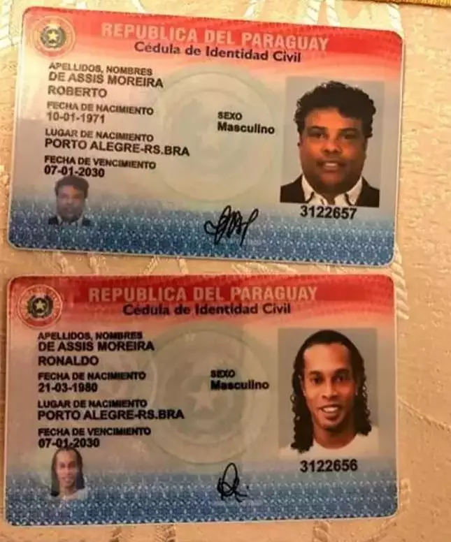 The passports Ronaldinho was arrested for.